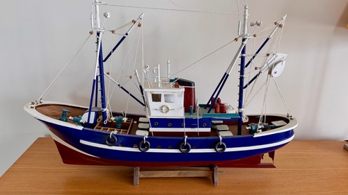 Large wooden model - wooden,