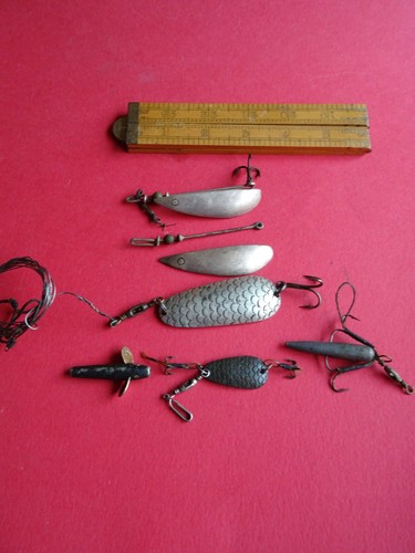 Collection antique lures - of,