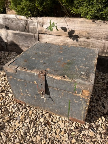 Antique box military style - ,